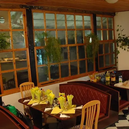 호텔 El Dorado Holiday Village 크레네보